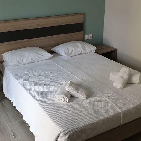 Apartamento Chriselia 1 Nea Roda Exterior foto