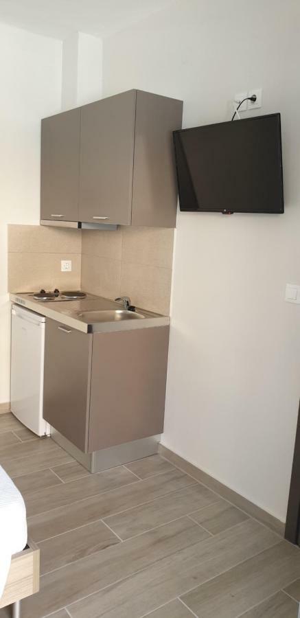 Apartamento Chriselia 1 Nea Roda Exterior foto
